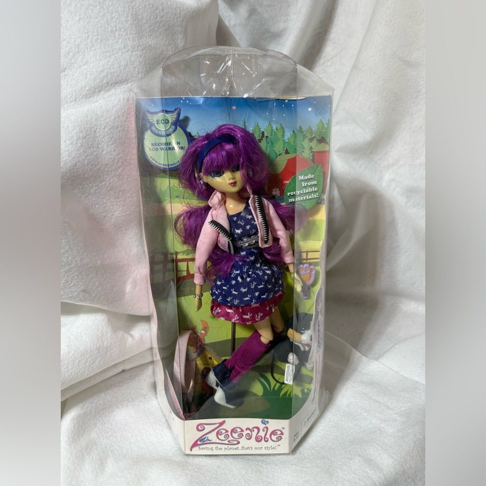 Zeenie Dollz “Sini” Eco-Warrior 2013 Collectible Doll